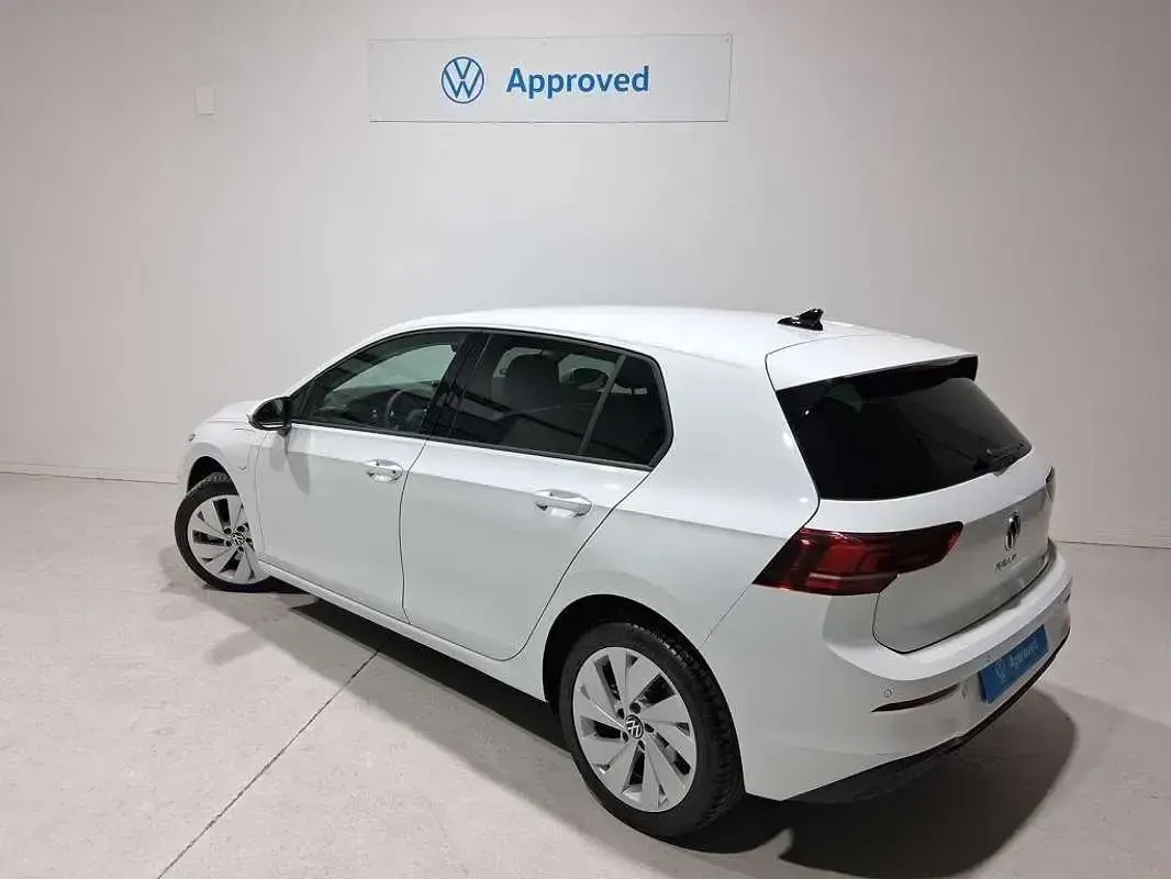 Usado VW Golf VIII Match 204 CV (150 kW) 2025 Blanco Berlina
