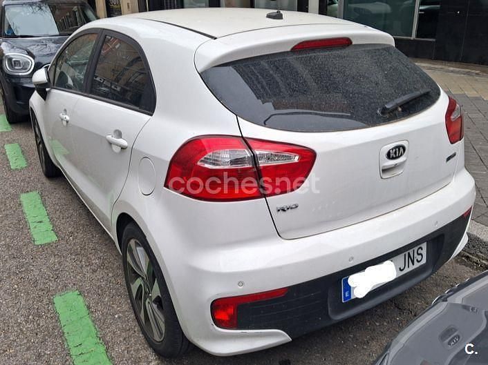 Usado Kia Rio 84 CV (61 kW) 2016 Blanco Utilitario