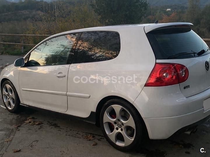 Usado VW Golf V GTI 200 CV (147 kW) 2007 Blanco Berlina