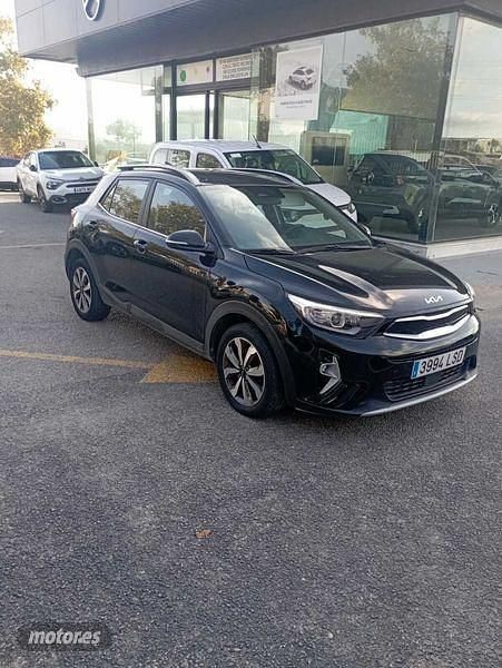 Negro Usado 2021 Kia Stonic SUV | 18.450 € (Un poco caro) - Imagen 1/4
