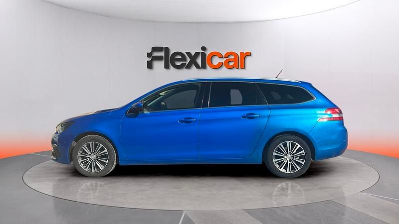 Usado Peugeot 308 SW Allure 131 CV (96 kW) 2020 Azul Familiar