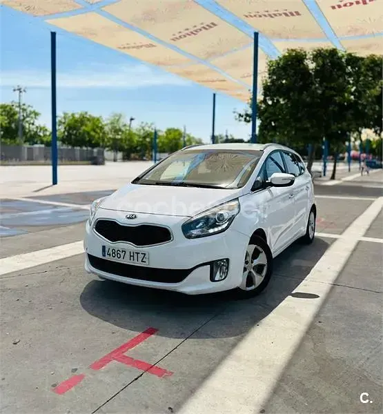 Usado Kia Carens 115 CV (84 kW) 2013 Blanco Monovolumen