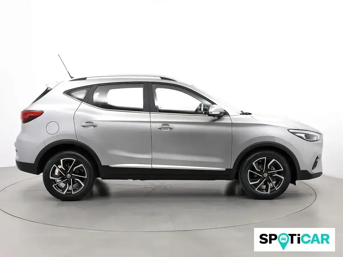 Usado MG ZS Luxury 106 CV (77 kW) 2022 Gris SUV
