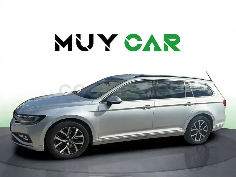 Usado VW Passat Executive 122 CV (89 kW) 2023 Gris / plata Familiar