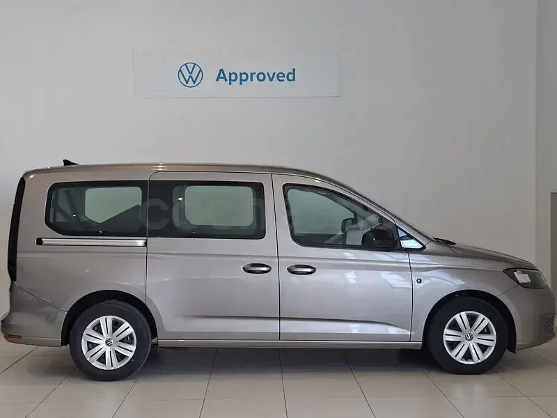Usado VW Caddy 102 CV (75 kW) 2025 Beige Monovolumen