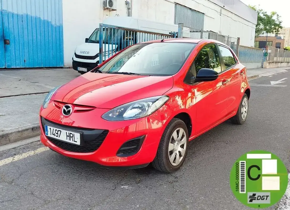 Käytetty Mazda 2 75 HP (55 kW) 2013 Punainen Viistoperä