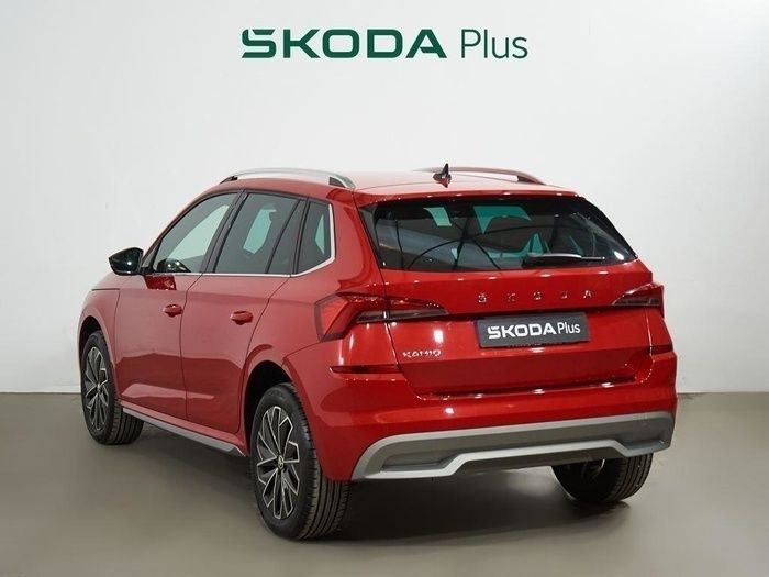Rojo Usado 2022 Skoda Kamiq Style SUV | 20.990 € (Un poco caro) - Imagen 1/4