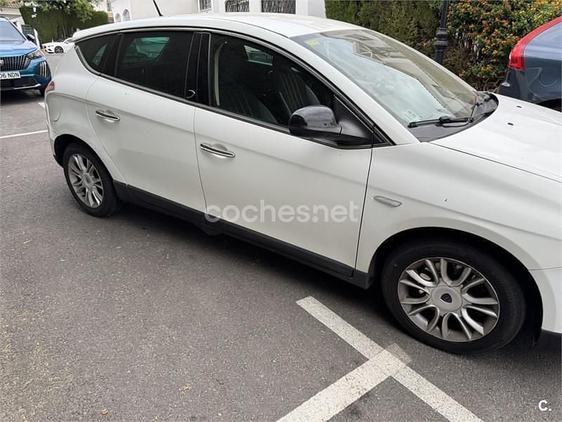 Blanco Usado 2008 Lancia Delta Berlina | 3500 € - Imagen 1/4