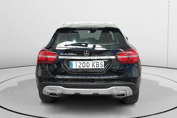 Usado Mercedes GLA200 136 HP (100 kW) 2017 SUV