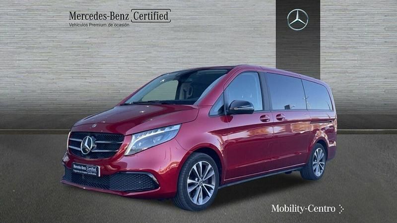 Rojo Usado 2023 Mercedes V220 Avantgarde Monovolumen | 50.990 € (Buen precio) - Imagen 1/4