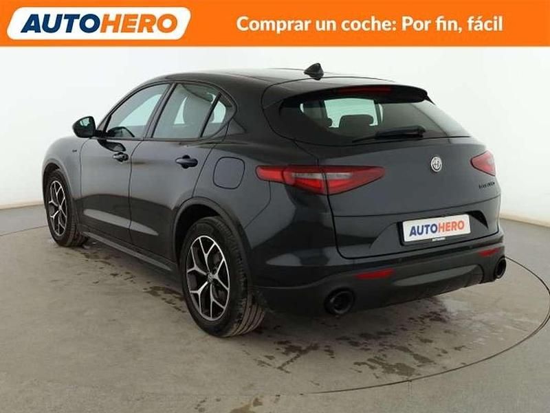 Usado Alfa Romeo Stelvio Sprint 190 CV (139 kW) 2021 Negro SUV