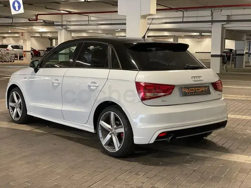 Usado Audi A1 Sportback Attraction 105 CV (77 kW) 2014 Blanco Utilitario