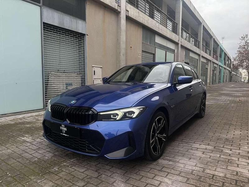 Usado BMW 330e M Sport 292 CV (214 kW) 2023 Azul Berlina