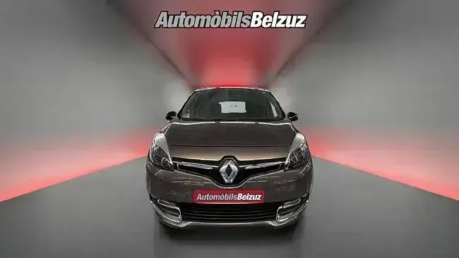 Usado Renault Scénic III Bose Edition 130 CV (95 kW) 2014 Marrón Monovolumen
