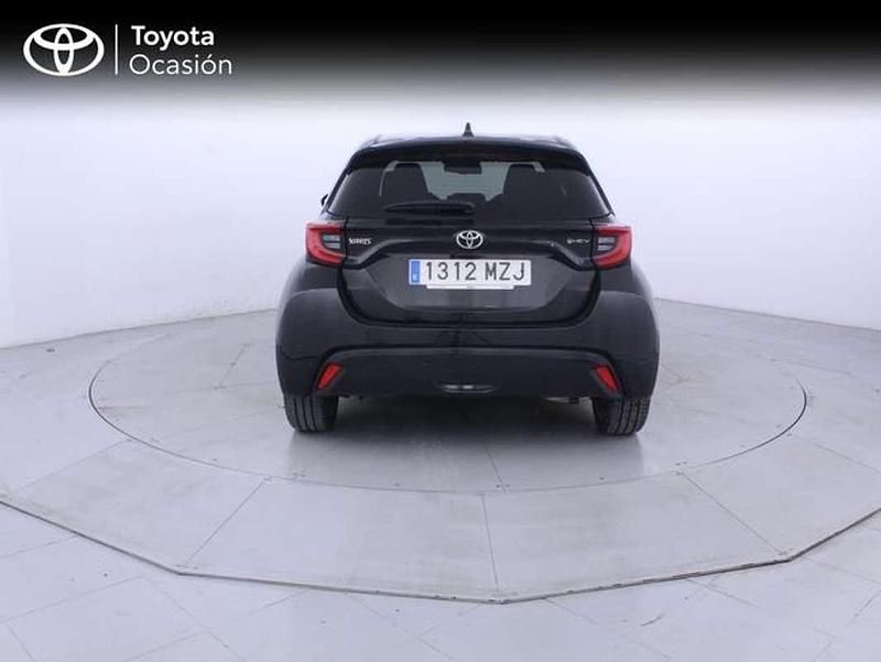 Usado Toyota Yaris Hybrid Style 116 CV (85 kW) 2025 Negro Utilitario