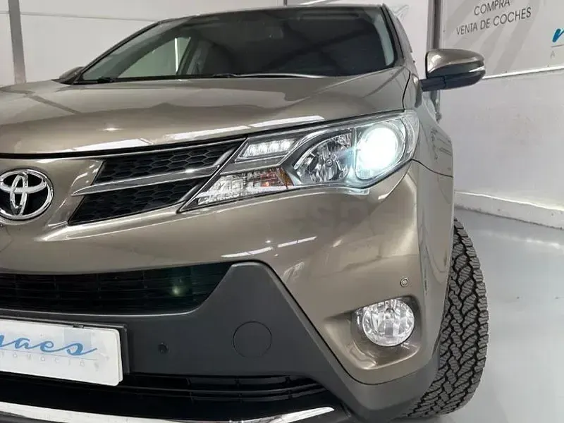 Käytetty Toyota RAV4 Advance 150 HP (110 kW) 2016 Ruskea Katumaasturi