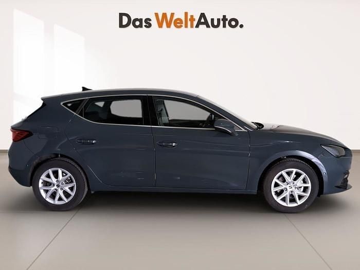 Usado Seat Leon Style 116 CV (85 kW) 2025 Azul Berlina