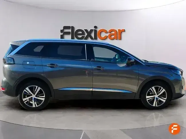 Usado Peugeot 5008 GT 130 CV (95 kW) 2024 Gris SUV