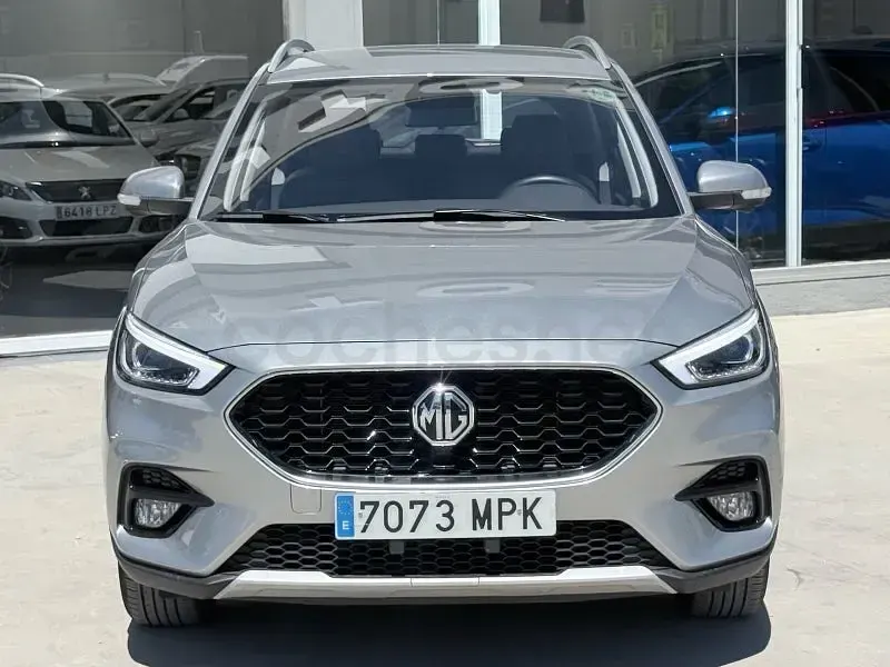 Usado MG ZS Luxury 106 CV (77 kW) 2024 Gris / plata SUV