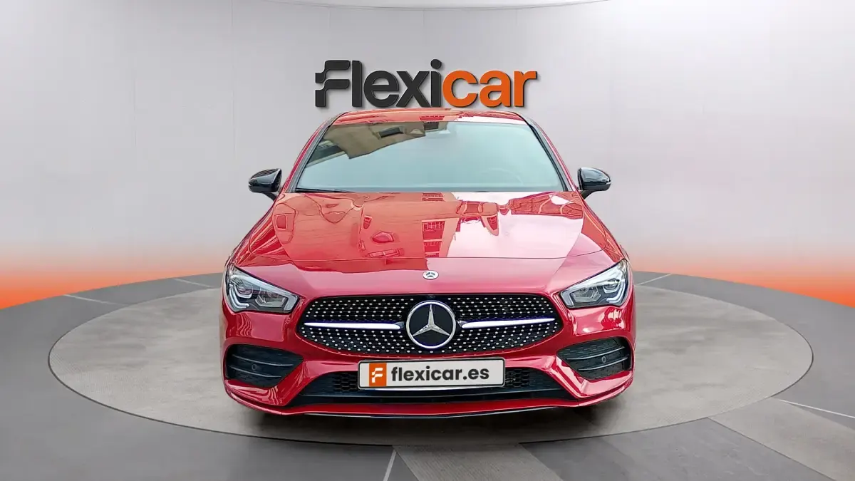 Usado Mercedes CLA220 Shooting Brake 190 CV (139 kW) 2023 Granate Familiar