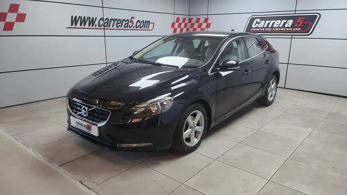 Usado Volvo V40 115 CV (84 kW) 2014 Negro Berlina