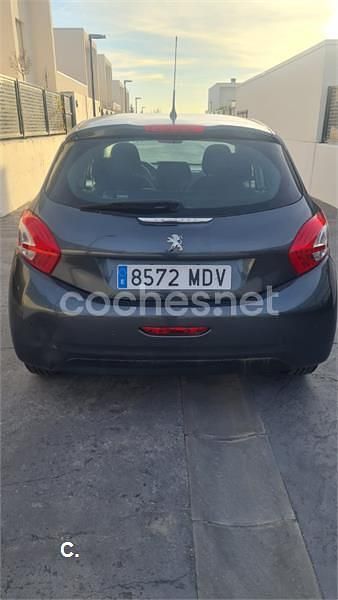 Usado Peugeot 208 Access 82 CV (60 kW) 2015 Gris / plata Utilitario