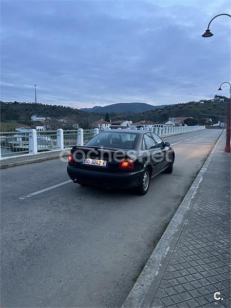 Usado Audi A4 150 CV (110 kW) 1996 Negro Familiar