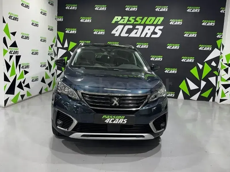 Usado Peugeot 5008 Crossway 130 CV (95 kW) 2018 Azul SUV