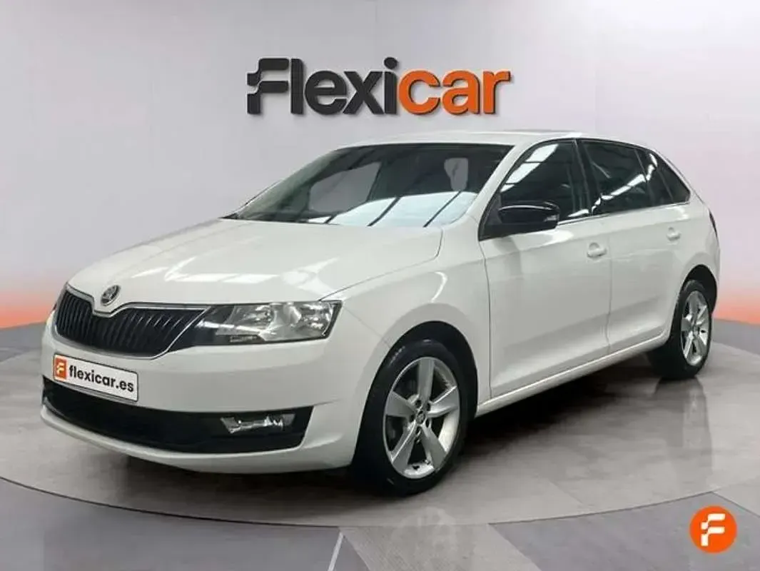 Usado Skoda Rapid 95 CV (69 kW) 2018 Blanco Utilitario