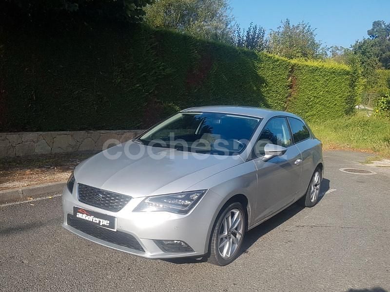 Usado Seat Leon Style 150 CV (110 kW) 2014 Gris / plata Berlina