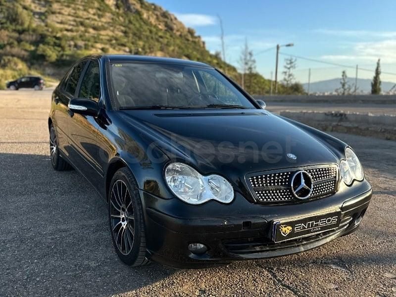 Usado Mercedes C220 Classic 150 HP (110 kW) 2006 Preto Carrinha
