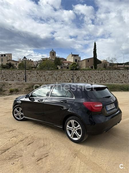 Käytetty Mercedes A200 Urban 136 HP (100 kW) 2013 Musta Sedan