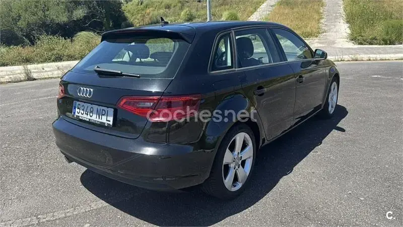Usado Audi A3 Ambition 110 CV (80 kW) 2015 Negro Berlina