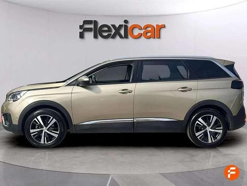 Usado Peugeot 5008 Allure 131 CV (96 kW) 2018 Amarillo Monovolumen