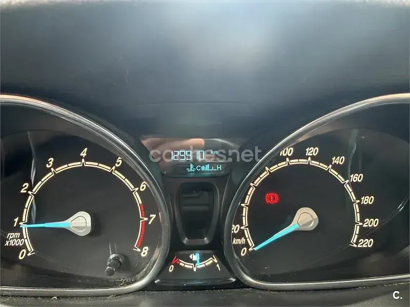 Usado Ford Tourneo Courier Titanium 100 CV (73 kW) 2015 Azul Monovolumen