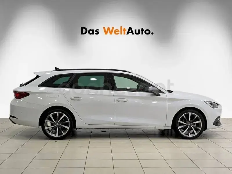 Usado Seat Leon FR 116 CV (85 kW) 2025 Blanco Familiar