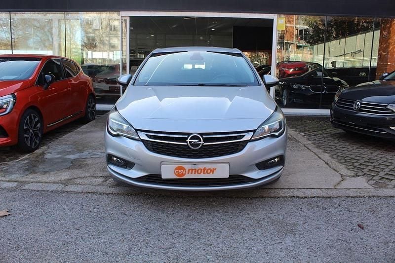 Usado Opel Astra Selective 110 CV (80 kW) 2018 Gris Familiar