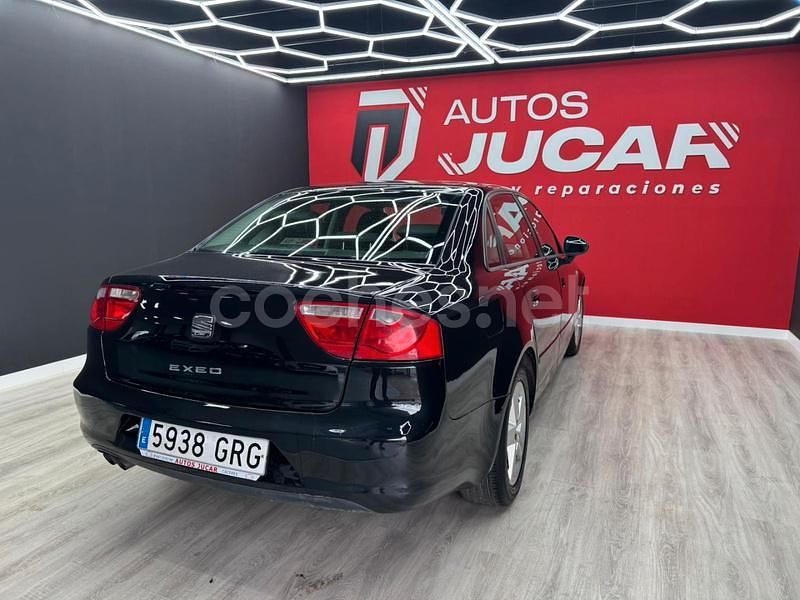 Usado Seat Exeo Style 120 CV (88 kW) 2009 Negro Berlina