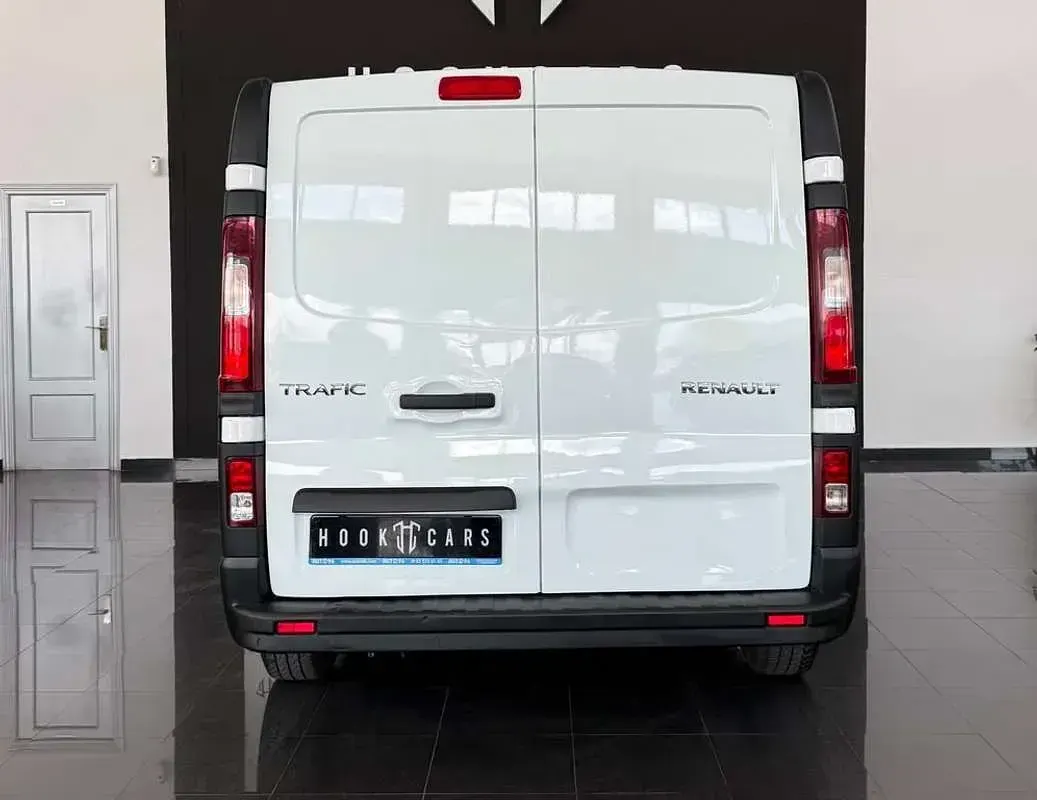 Usado Renault Trafic 95 CV (69 kW) 2019 Blanco Monovolumen