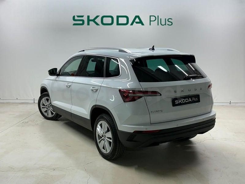 Usado Skoda Karoq Selection 150 CV (110 kW) 2025 Blanco SUV