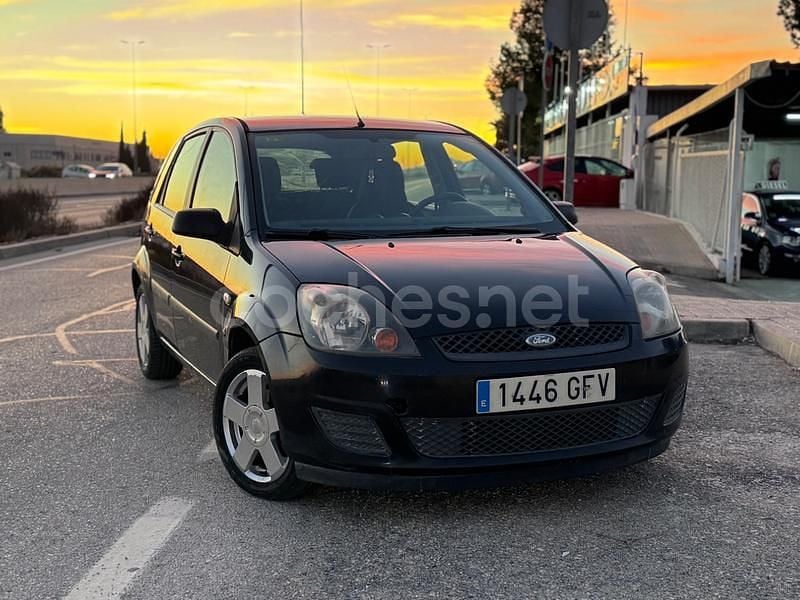 Azul Usado 2008 Ford Fiesta Titanium Berlina | 3599 € (Precio justo) - Imagen 1/4