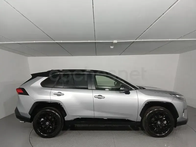 Usado Toyota RAV4 Hybrid Style 218 HP (160 kW) 2025 Cinzento SUV