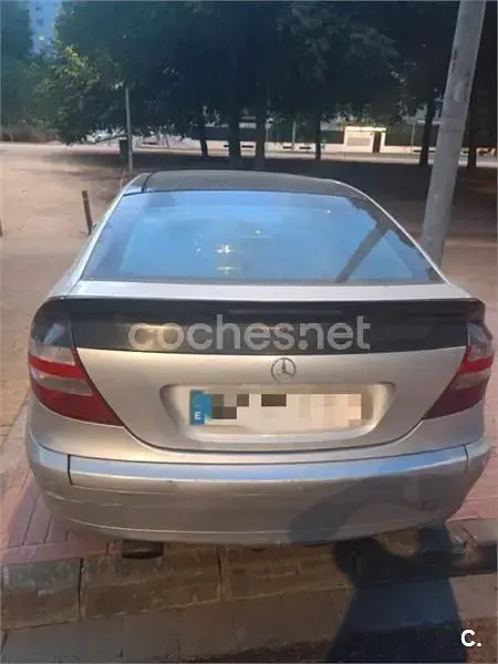 Usado Mercedes C220 Sport Edition 150 CV (110 kW) 2006 Gris / plata Berlina