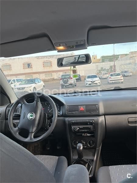 Usado Skoda Octavia Active 102 CV (75 kW) 2003 Verde Berlina