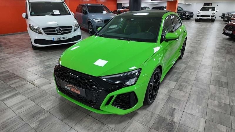 Usado Audi RS3 Sportback 400 CV (294 kW) 2022 Verde Utilitario