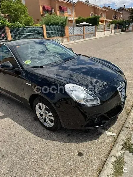 Usado Alfa Romeo Giulietta Distinctive 140 CV (102 kW) 2011 Negro Utilitario