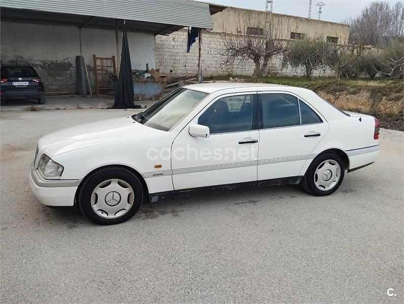 Usado Mercedes C250 Elegance 150 CV (110 kW) 1994 Blanco Berlina