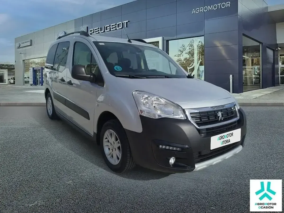 Usado Peugeot Partner Tepee 110 CV (80 kW) 2018 Gris Monovolumen