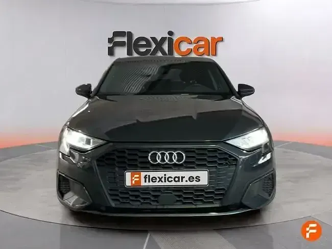 Usado Audi A3 116 CV (85 kW) 2021 Gris Berlina