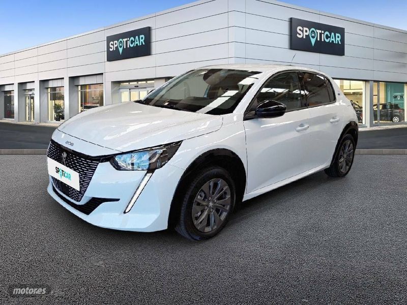 Blanco Usado 2023 Peugeot e-208 Allure Utilitario | 22.500 € (Precio justo) - Imagen 1/4
